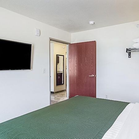 Cobblestone Inn & Suites - Guernsey Εξωτερικό φωτογραφία