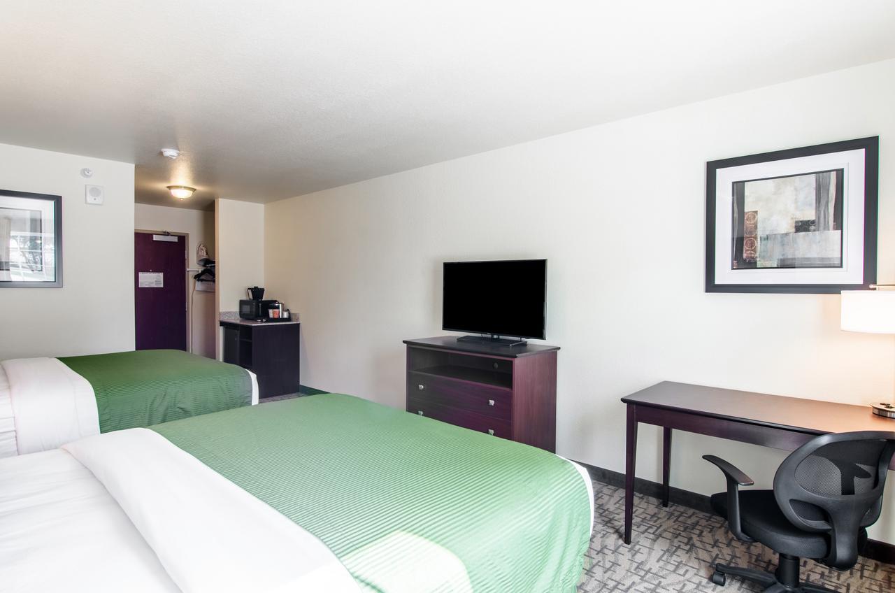 Cobblestone Inn & Suites - Guernsey Εξωτερικό φωτογραφία