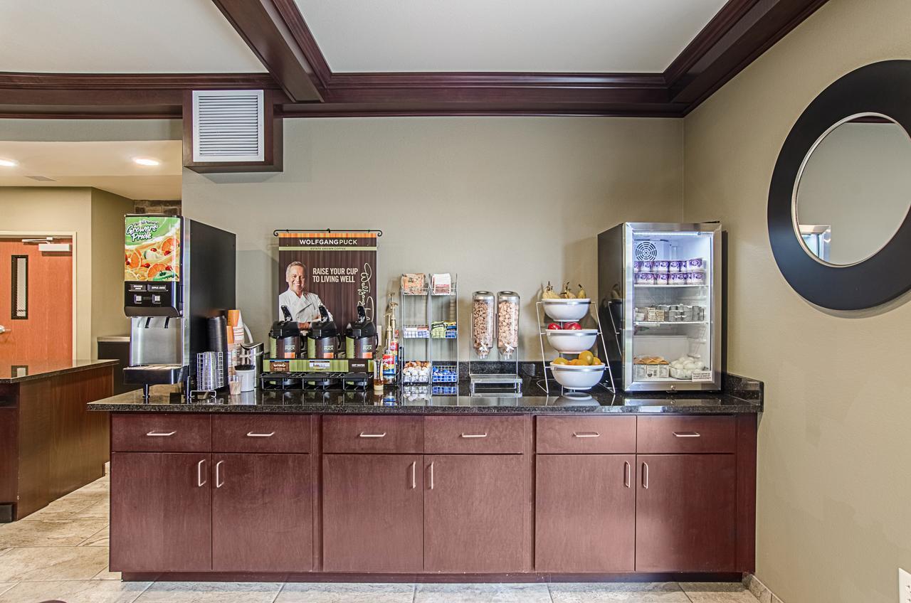 Cobblestone Inn & Suites - Guernsey Εξωτερικό φωτογραφία