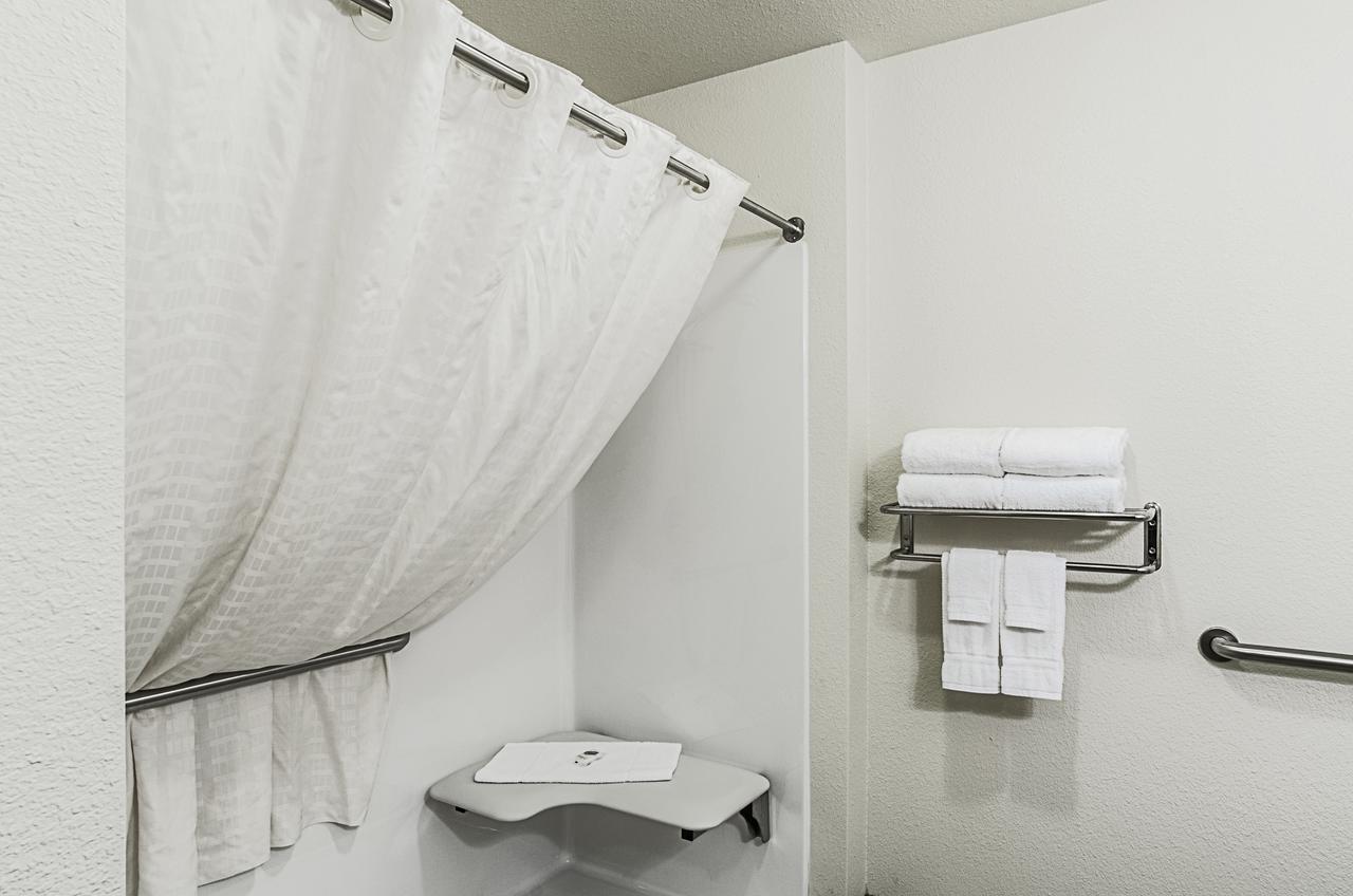 Cobblestone Inn & Suites - Guernsey Εξωτερικό φωτογραφία